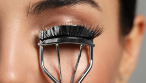 5 Truques para Fazer seus Olhos Parecerem Maiores