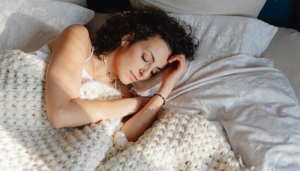 3 hábitos noturnos para ajudar a prevenir a demência