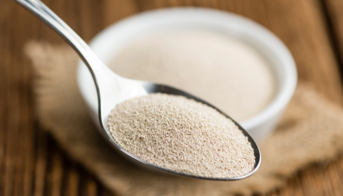 Como fazer fermento natural para bolo: receita caseira simples