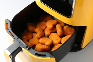 Os 10 erros mais comuns ao usar a air fryer — e como evitá-los