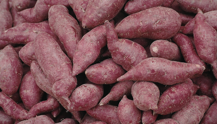 Alimentos para fortalecer as pernas em idosos