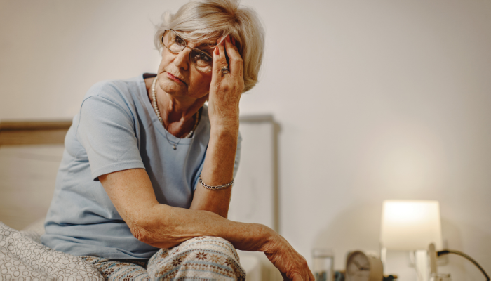 Acordo às 4 da Manhã e Não Consigo Voltar a Dormir: Causas e Soluções