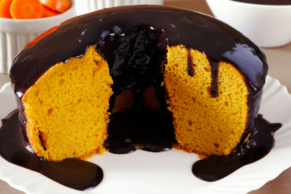 Bolo de cenoura com chocolate: versão sem glúten e sem lactose super fácil